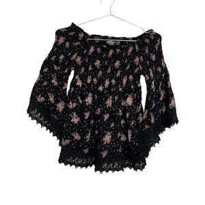 Angie Black and Floral 3/4 Sleeve Shirt Size S Whimsygoth Cottagecore knit